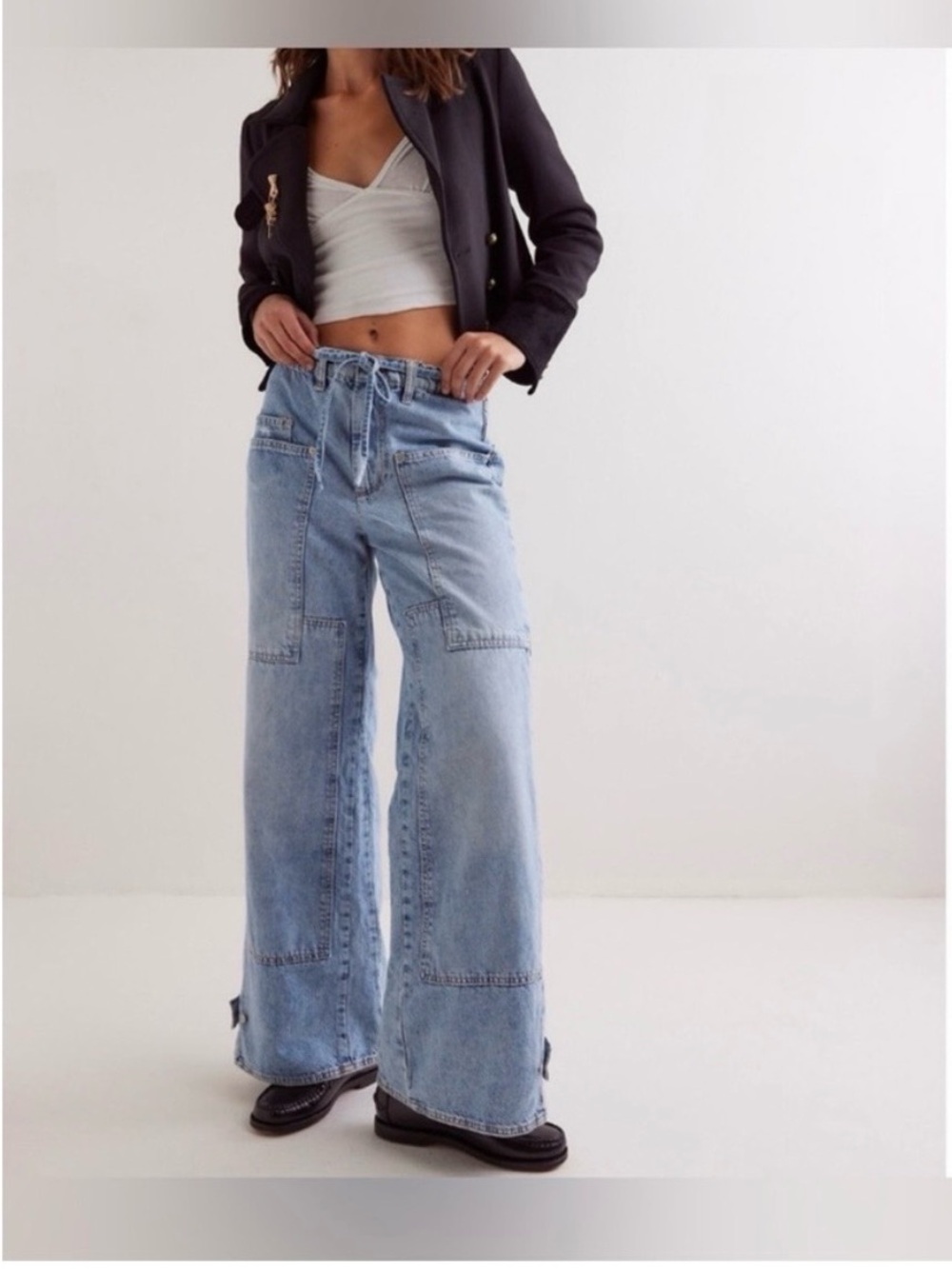 Free People/ We The Free Curvy Outlaw Patch Wide Leg Blue Jeans. Size Small